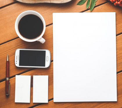 coffee-smartphone-desk-pen
